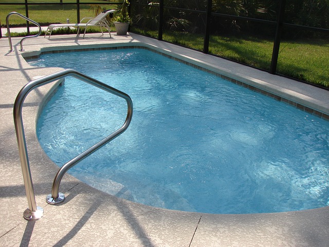 relaxační bazén na zahradě